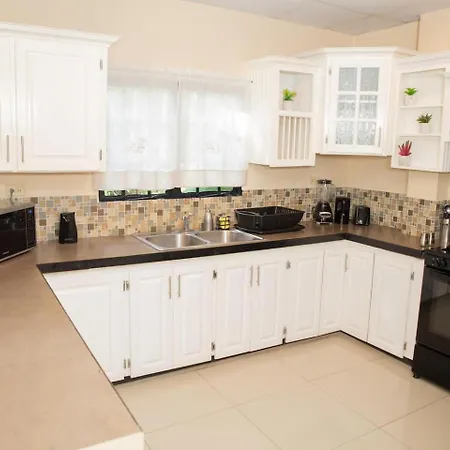 Stacys Place #1 2 Bedroom Apartment-3