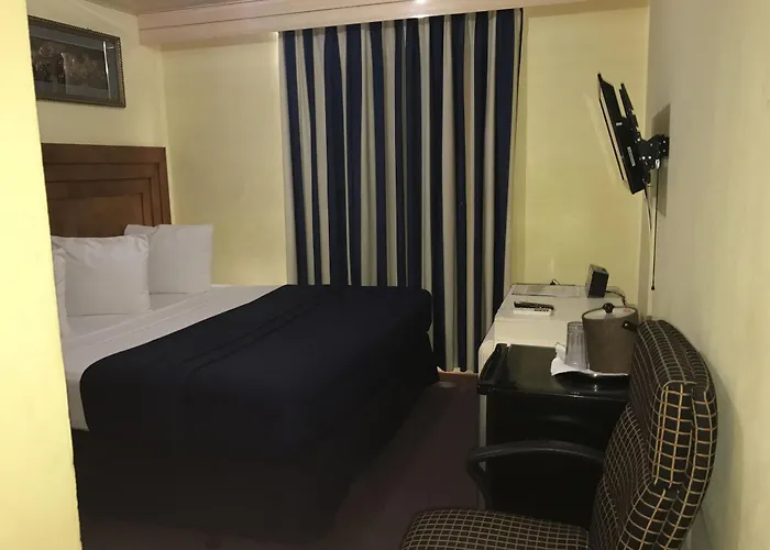 Airport Suites Hotel Piarco