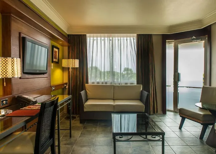 Port of Spain hotels near Royal Botanical Gardens