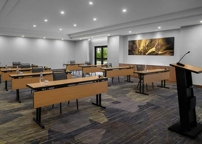 Port of Spain 3 Star Hotels near Mille Fleurs